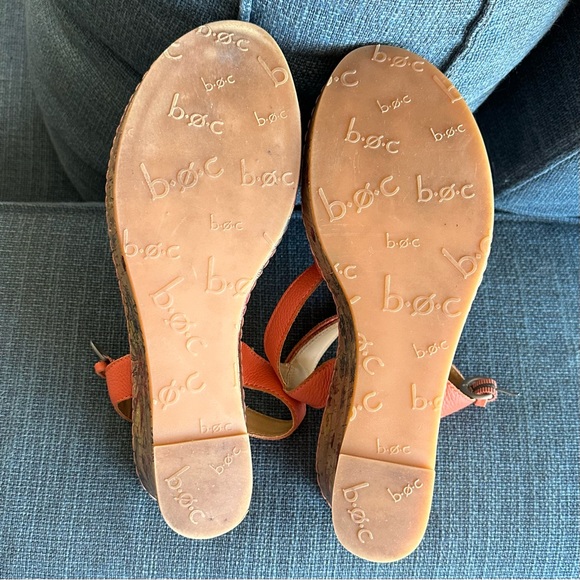 Born B.O.C. Coral Leather & Floral Printed Cork Wedge Flower Toe Buckled Sandals - Picture 16 of 17